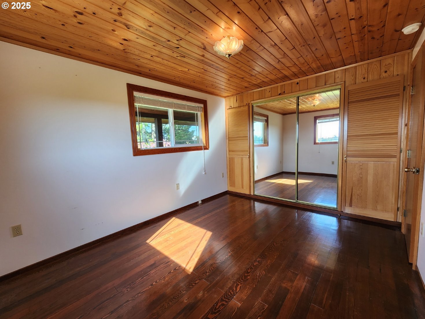 92920 Cape Blanco Road Sixes, OR 97476 - Photo 17 of 48 Bedroom