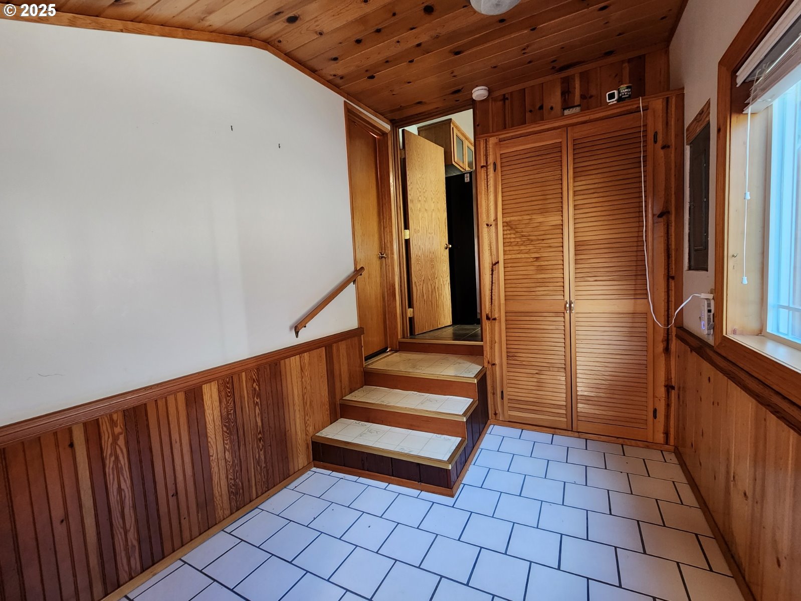 92920 Cape Blanco Road Sixes, OR 97476 - Photo 26 of 48 Mud Room