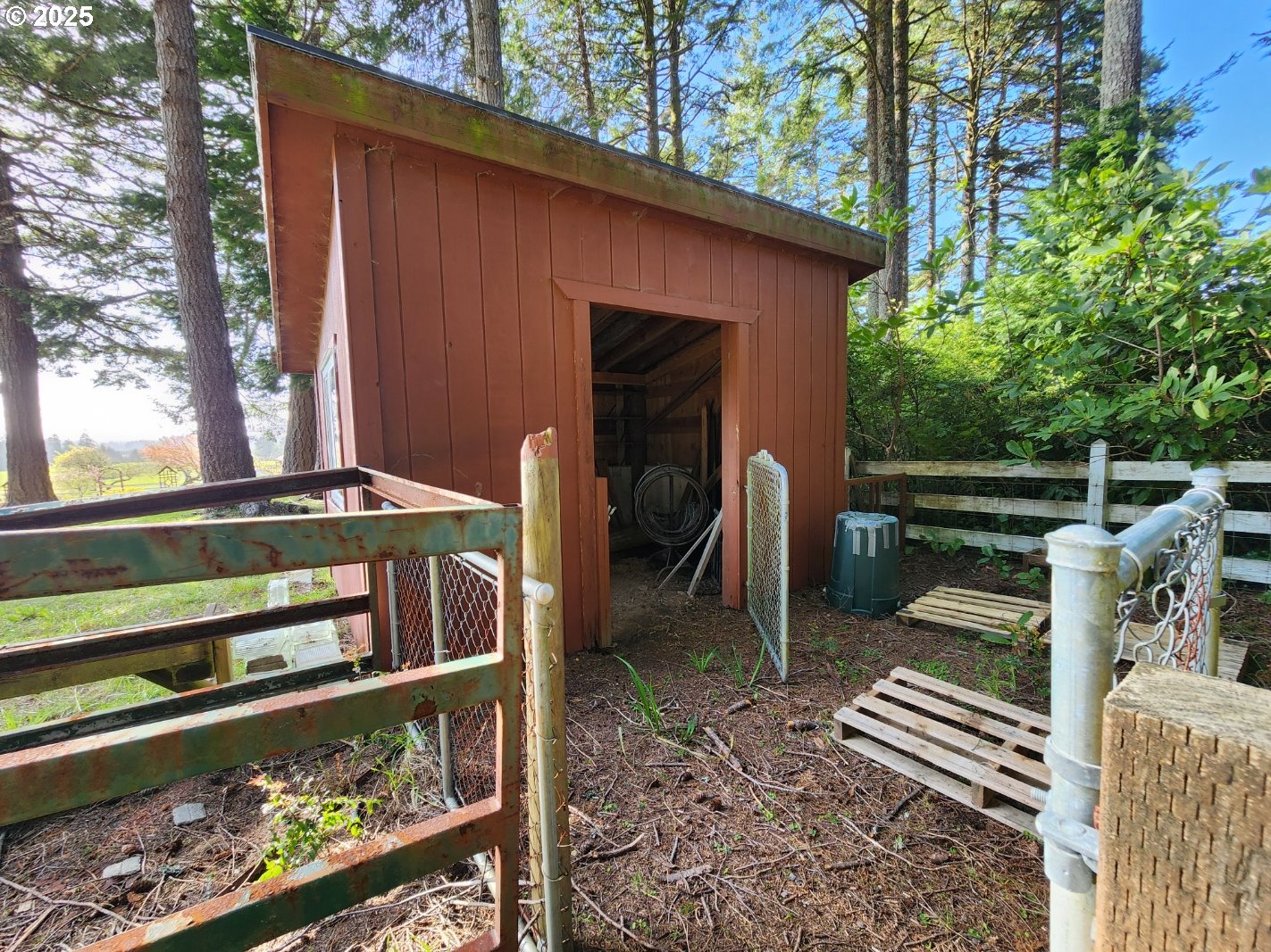 92920 Cape Blanco Road Sixes, OR 97476 - Photo 37 of 48 Shed