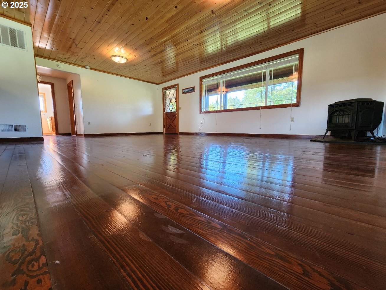 92920 Cape Blanco Road Sixes, OR 97476 - Photo 5 of 48 Living Room