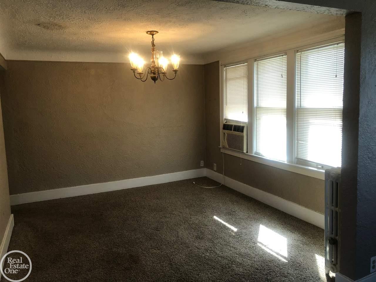 892 Rivard Boulevard Grosse Pointe, MI 48230 - Photo 10 of 19 50074562-9.JPG