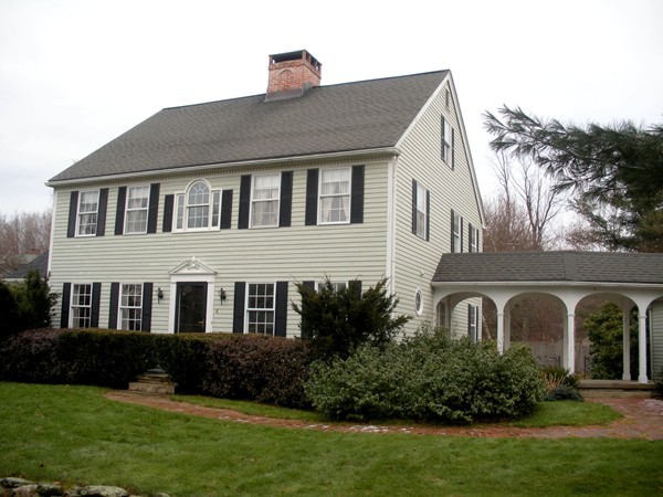 4 Barry Circle Amherst, MA 01002 - Photo 1 of 11 Gallery Image 1