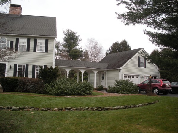 4 Barry Circle Amherst, MA 01002 - Photo 2 of 11 Gallery Image 2