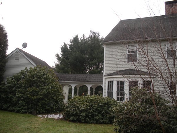 4 Barry Circle Amherst, MA 01002 - Photo 4 of 11 Gallery Image 4