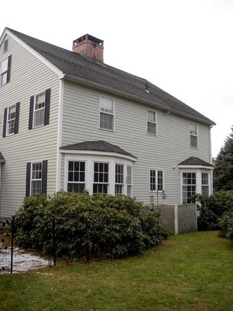 4 Barry Circle Amherst, MA 01002 - Photo 5 of 11 Gallery Image 5
