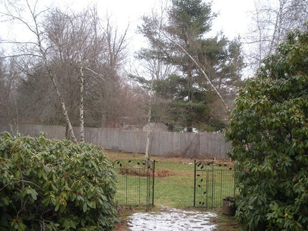 4 Barry Circle Amherst, MA 01002 - Photo 8 of 11 Gallery Image 8