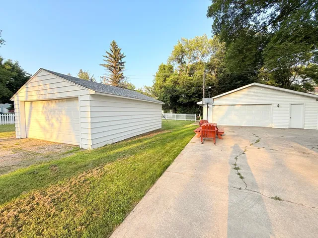 $180,000 | 116 North 8th Street, Montevideo, MN 56265