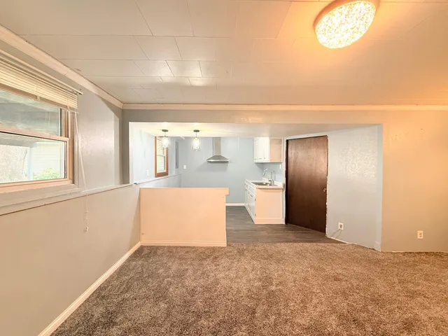 $180,000 | 116 North 8th Street, Montevideo, MN 56265