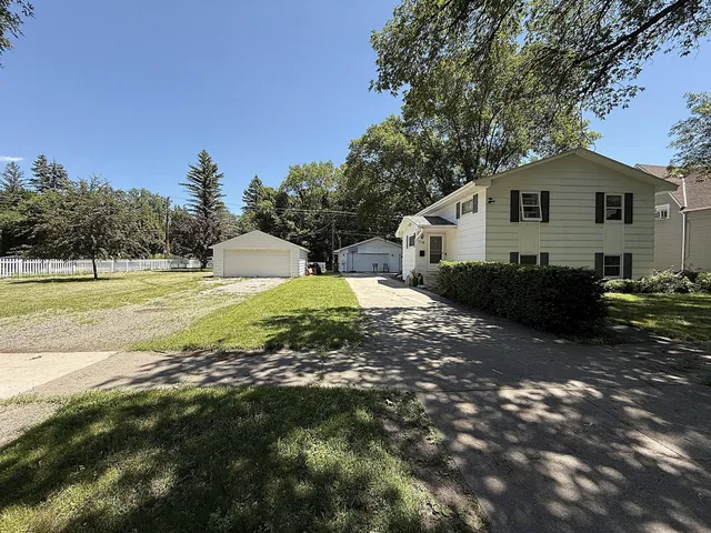 $180,000 | 116 North 8th Street, Montevideo, MN 56265