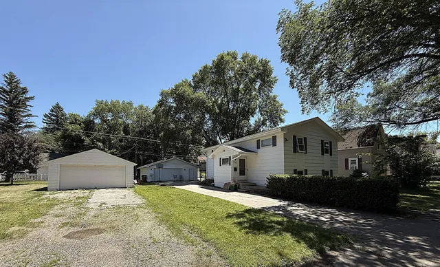 $180,000 | 116 North 8th Street, Montevideo, MN 56265