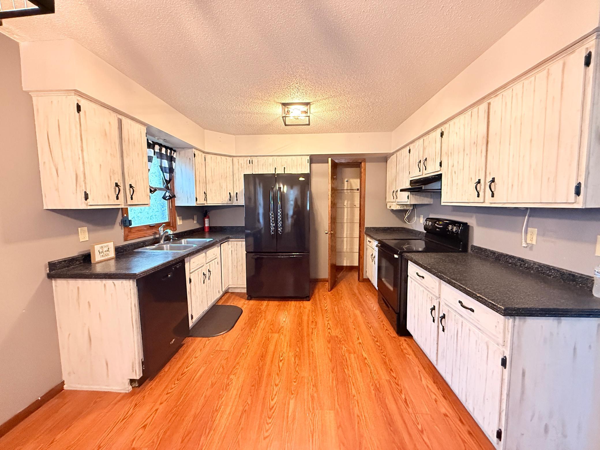 116 North 8th Street Montevideo, MN 56265 - Photo 7 of 26