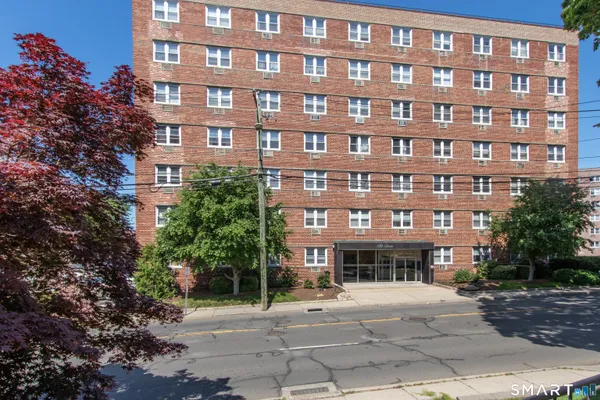 $2,100 | 140 Grove Street, Unit 3G, Stamford, CT 06901