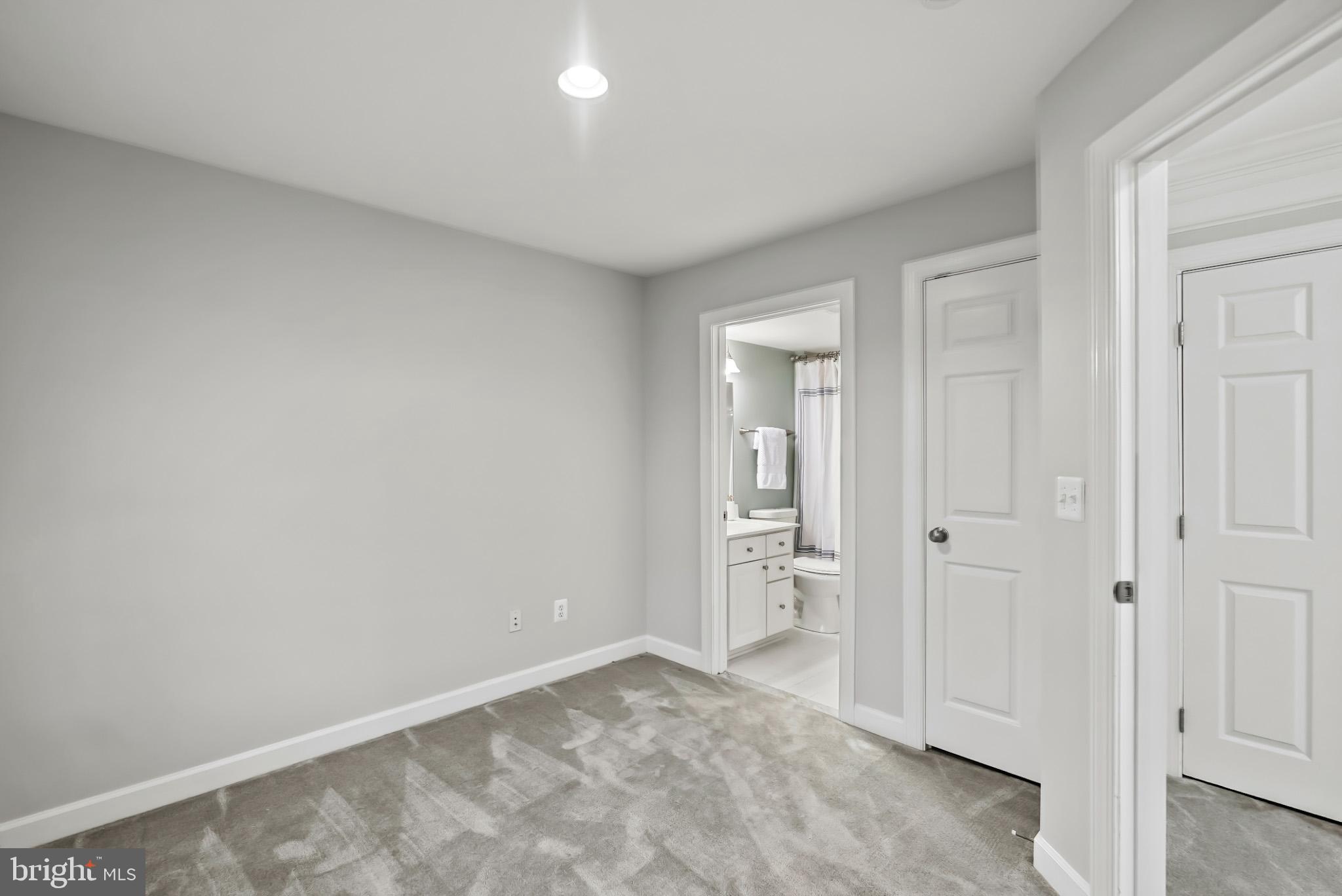 904 West Glebe Road Alexandria, VA 22305 - Photo 15 of 38 wooden floor in an empty room