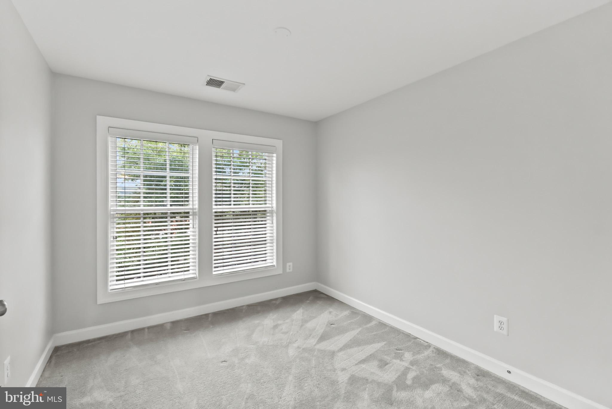 904 West Glebe Road Alexandria, VA 22305 - Photo 21 of 38 a view of an empty room with a window