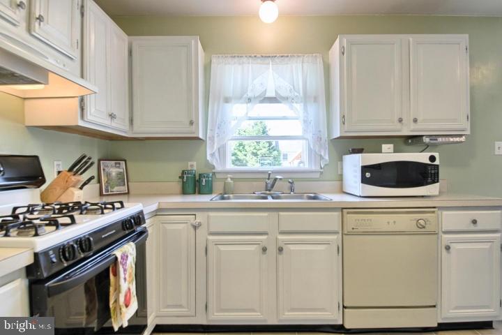 79 Robinhill Drive Lititz, PA 17543 - Photo 13 of 24 Gallery Image 13