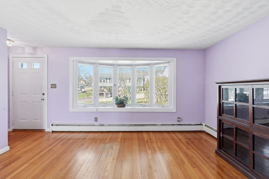 43 Robin Road Worcester, MA 01604 - Photo 13 of 31