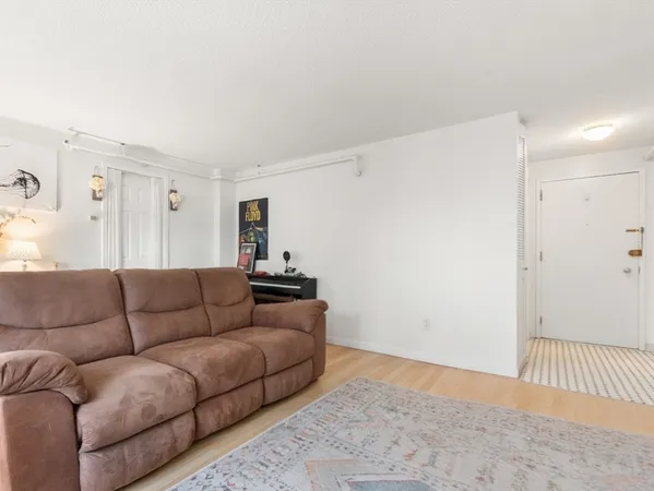 $598,000 | 872 Massachusetts Avenue, Unit 303, Cambridge, MA 02139