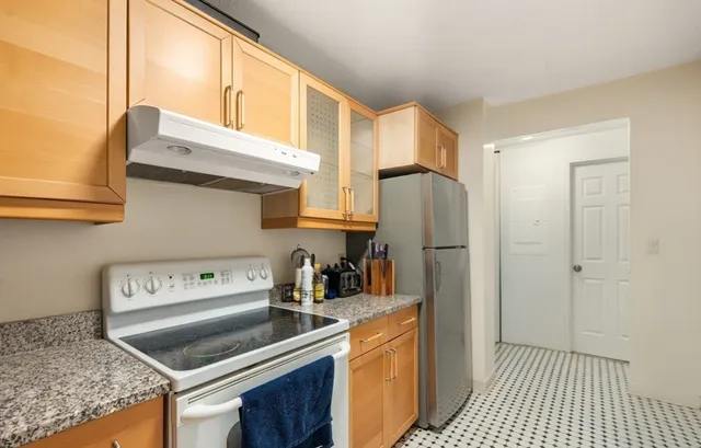$598,000 | 872 Massachusetts Avenue, Unit 303, Cambridge, MA 02139