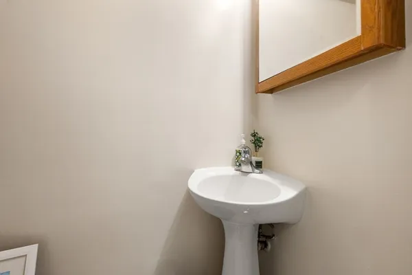 $598,000 | 872 Massachusetts Avenue, Unit 303, Cambridge, MA 02139