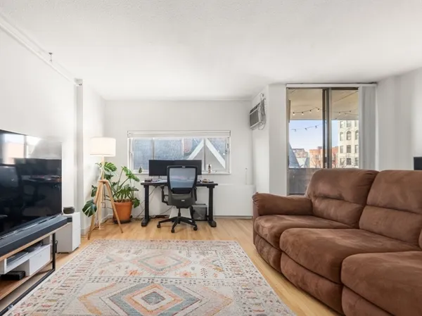 $598,000 | 872 Massachusetts Avenue, Unit 303, Cambridge, MA 02139