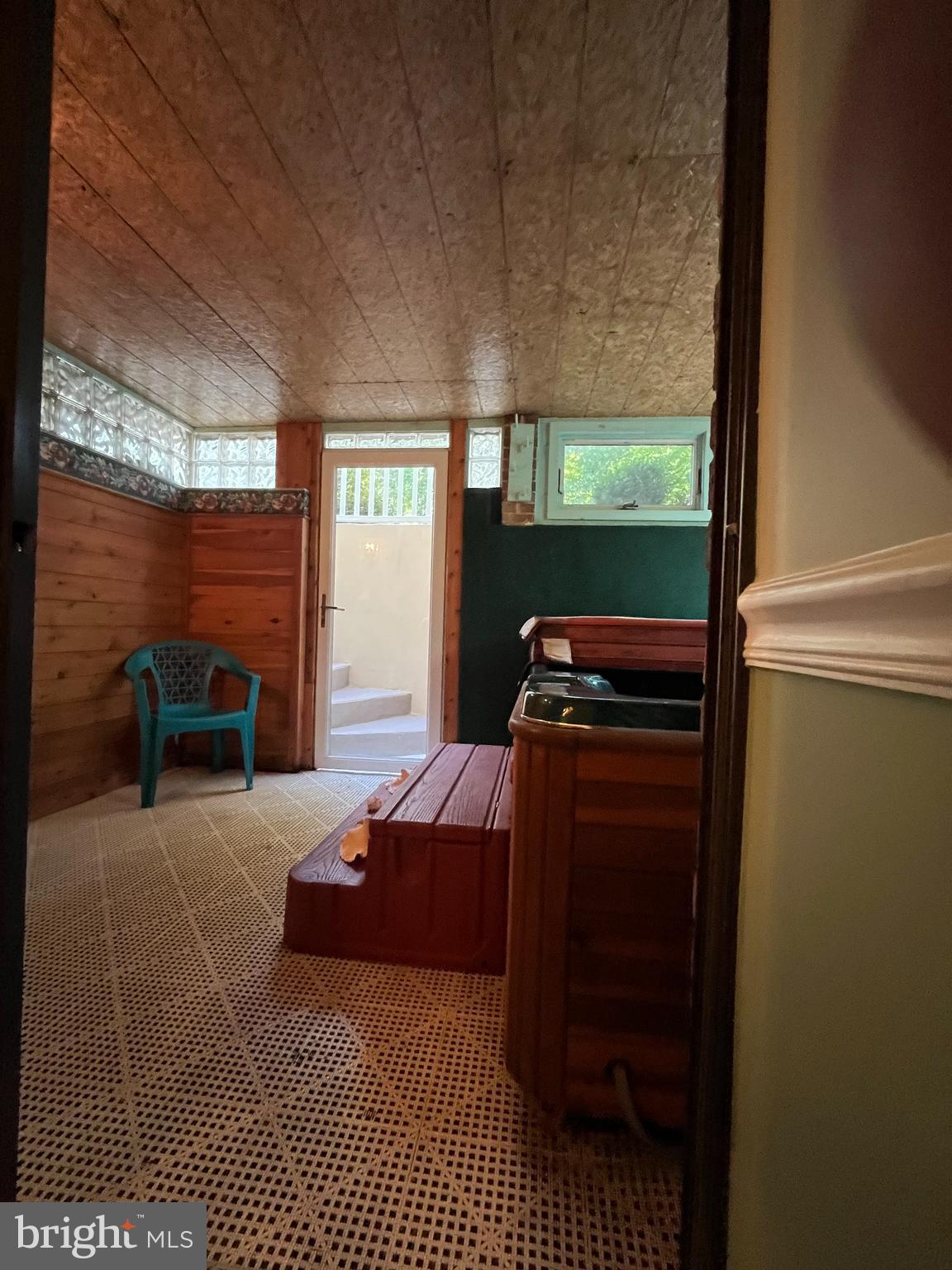 3203 Riverview Drive Triangle, VA 22172 - Photo 48 of 77 Hot tub room