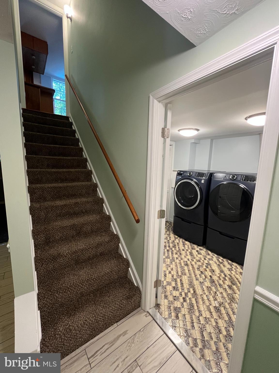 3203 Riverview Drive Triangle, VA 22172 - Photo 51 of 77 Laundry room