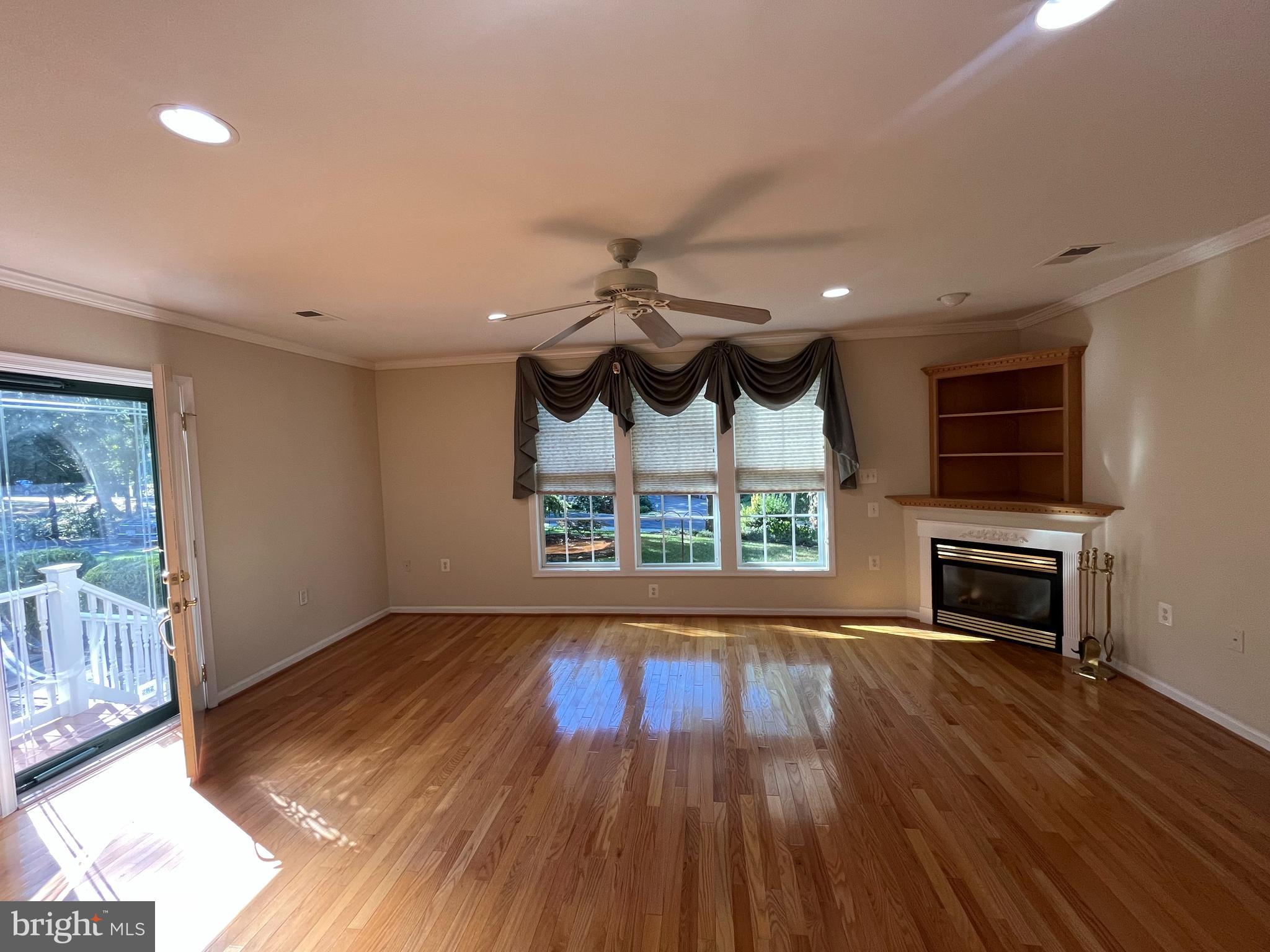 3203 Riverview Drive Triangle, VA 22172 - Photo 55 of 77 In-law suite living room
