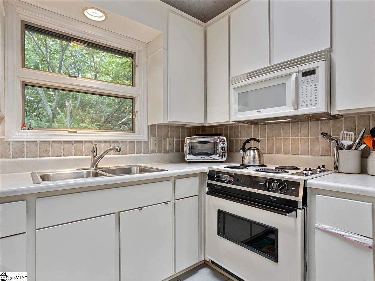 104 Robin Road Greenville, SC 29609 - Photo 14 of 32 Gallery Image 14