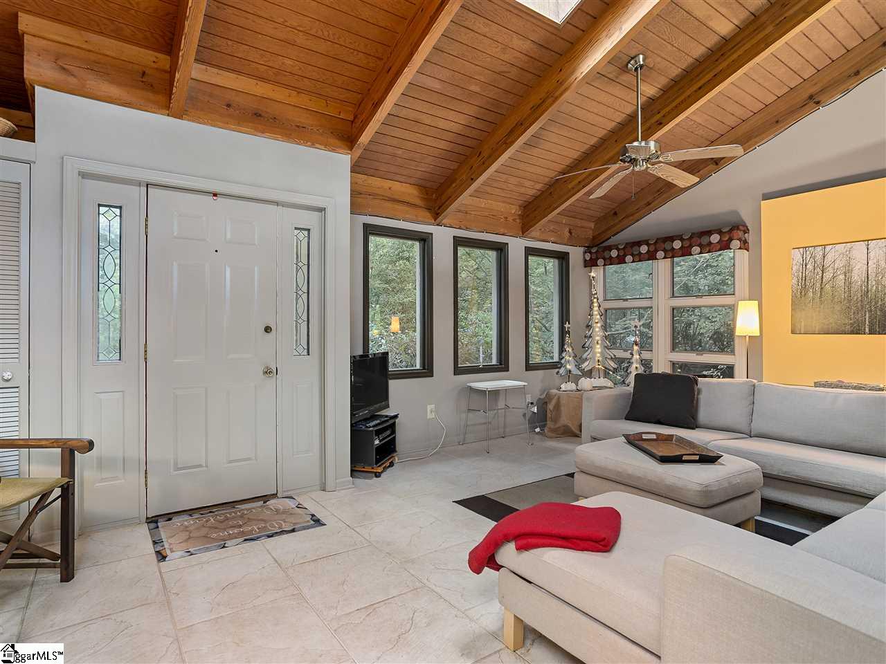 104 Robin Road Greenville, SC 29609 - Photo 5 of 32 Gallery Image 5