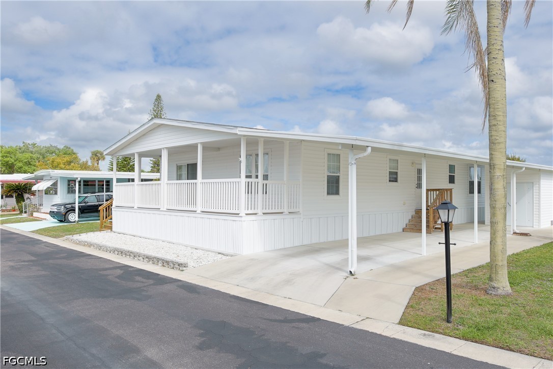 9 Dill Alva, FL 33920 - Photo 1 of 47