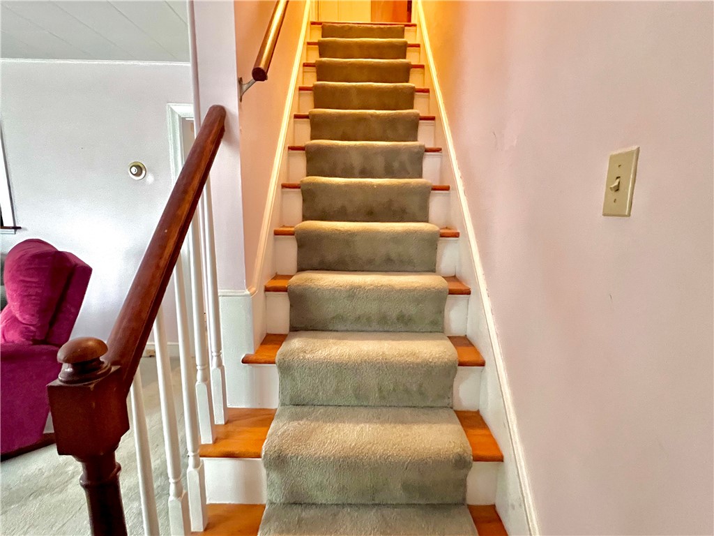 86 Maple Avenue Middletown, RI 02842 - Photo 10 of 27