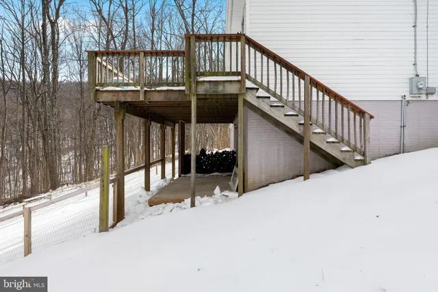 $400,000 | 250 Ridge Top Lane, Linden, VA 22642