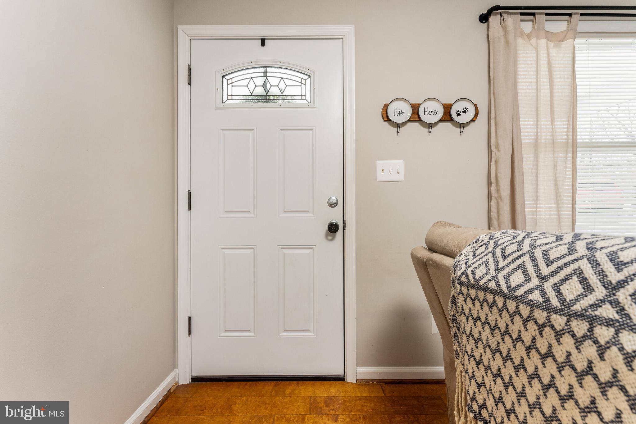 250 Ridge Top Lane Linden, VA 22642 - Photo 6 of 31 Entry