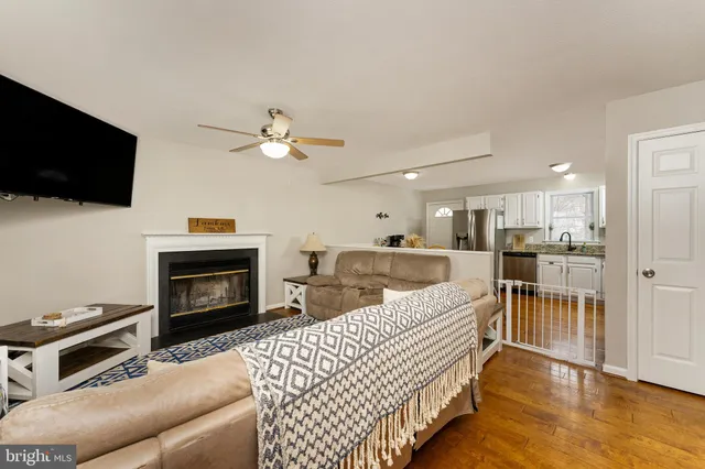 $400,000 | 250 Ridge Top Lane, Linden, VA 22642