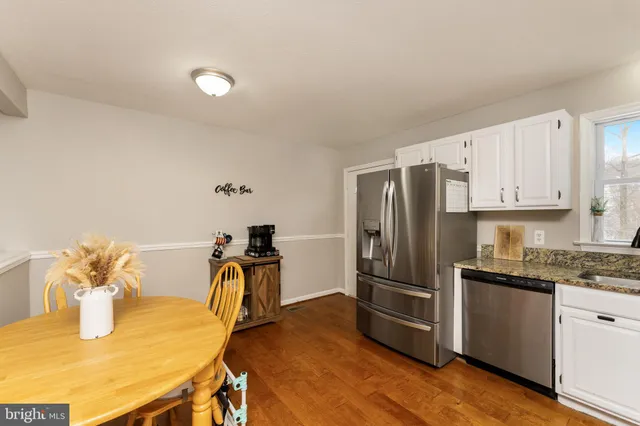 $400,000 | 250 Ridge Top Lane, Linden, VA 22642