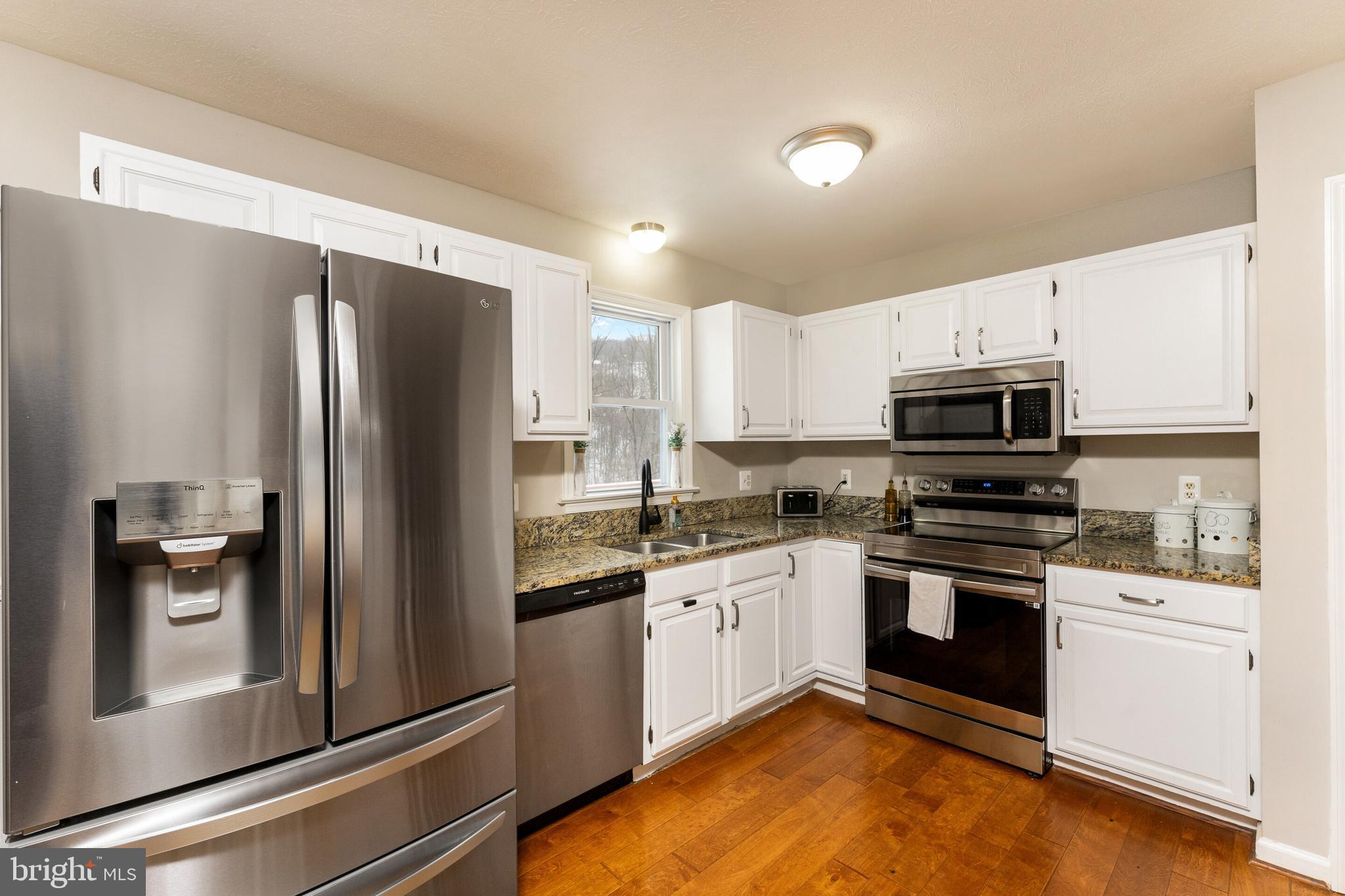 250 Ridge Top Lane Linden, VA 22642 - Photo 10 of 31 Stainless Steel Appliances