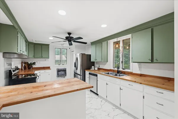 $525,000 | 92 Front Street, Warsaw, VA 22572