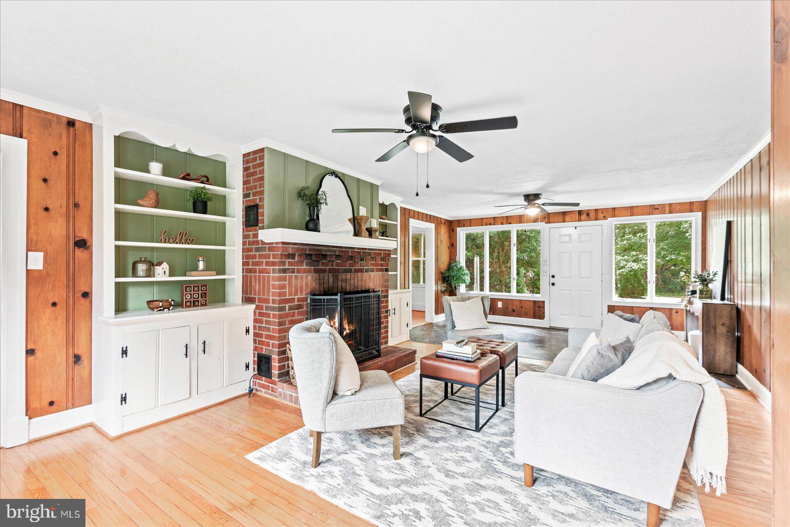 92 Front Street Warsaw, VA 22572 - Photo 19 of 85 Breezeway Family Room