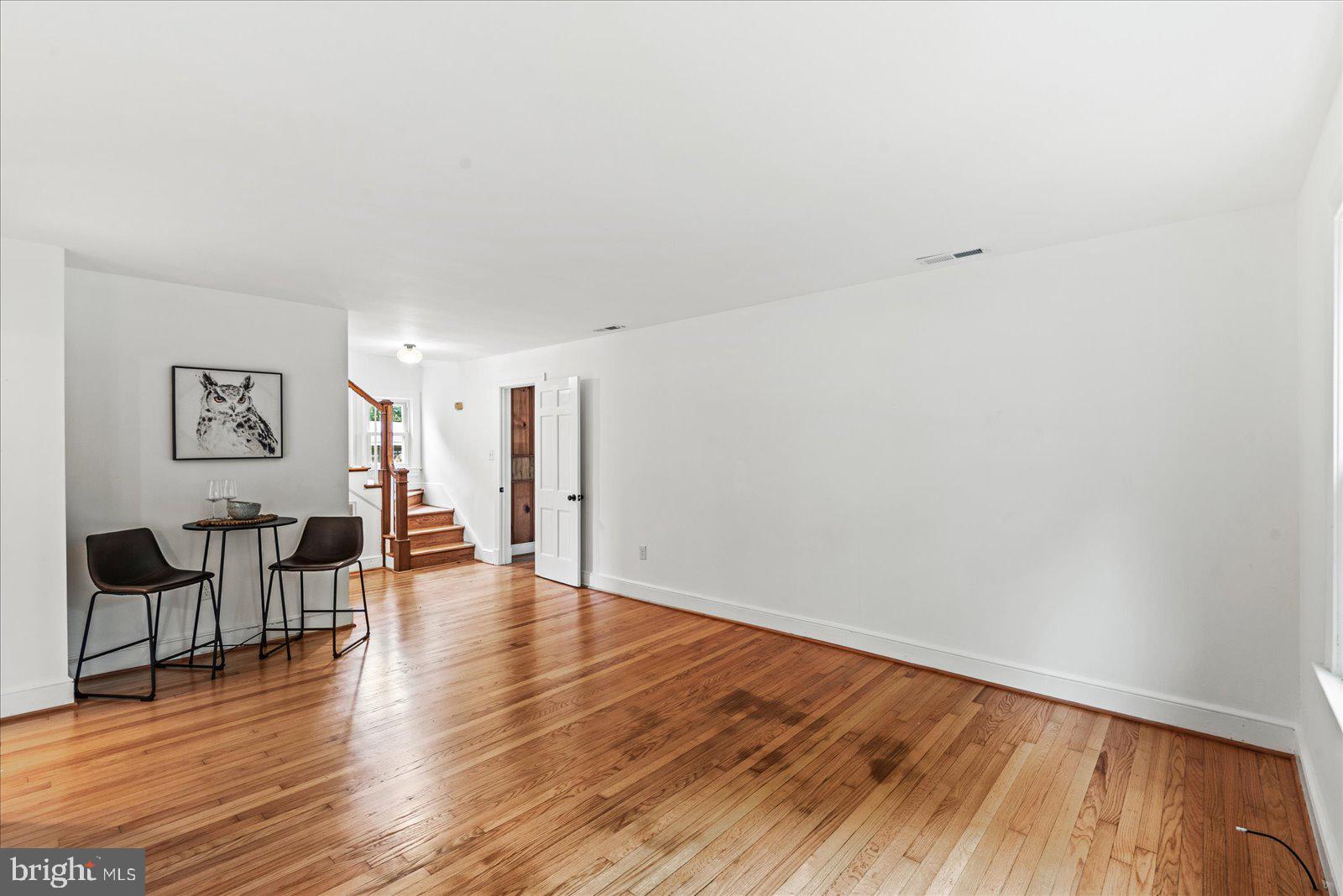 92 Front Street Warsaw, VA 22572 - Photo 40 of 85 Attached House 2- Living Room