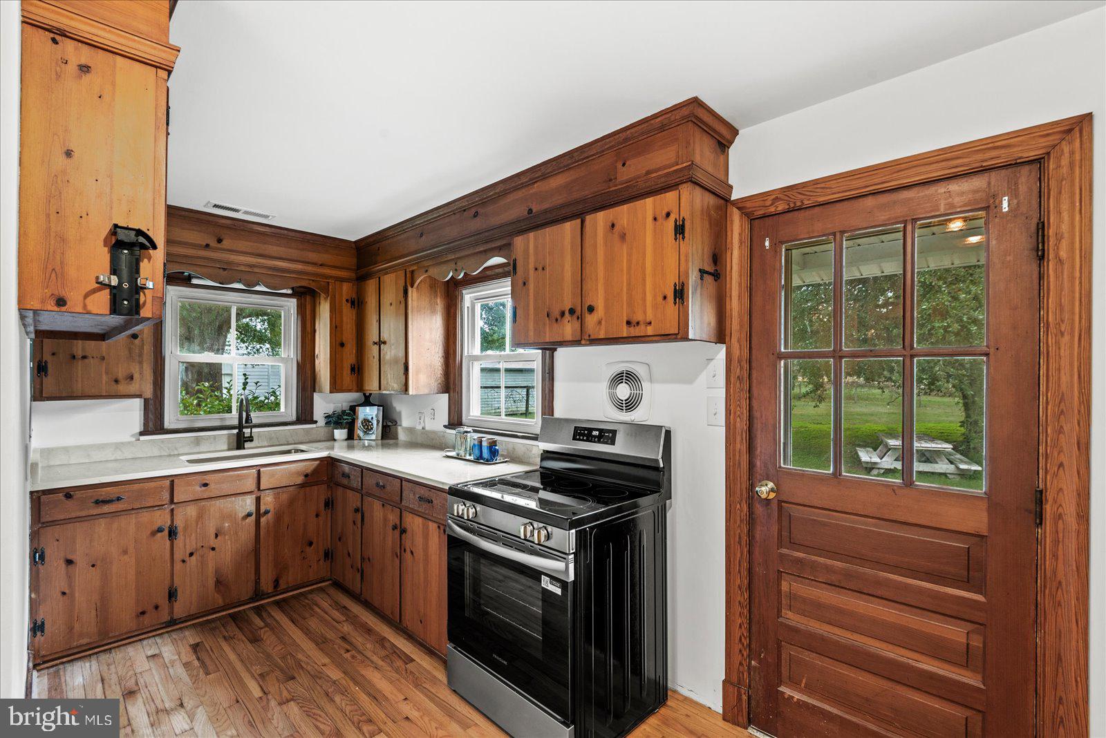 92 Front Street Warsaw, VA 22572 - Photo 42 of 85 Attached House 2- Kitchen
