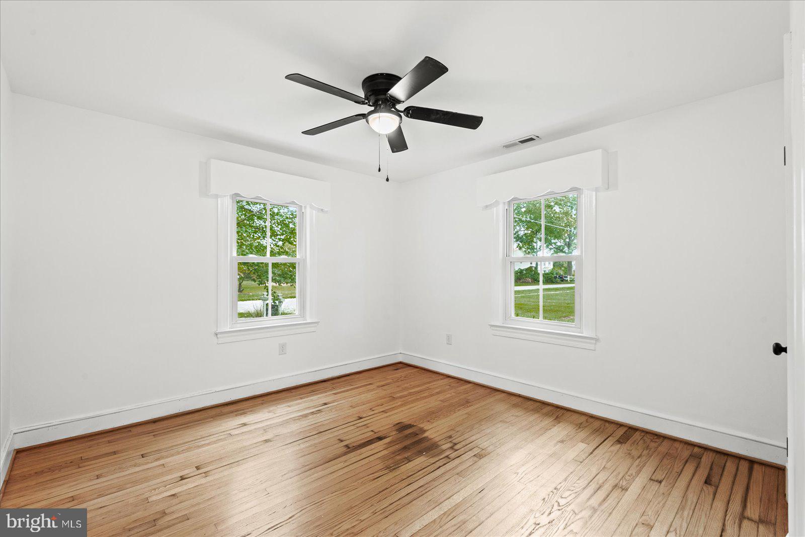 92 Front Street Warsaw, VA 22572 - Photo 45 of 85 Attached House 2- Bedroom Main Level