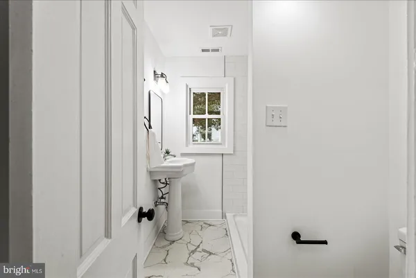 $525,000 | 92 Front Street, Warsaw, VA 22572