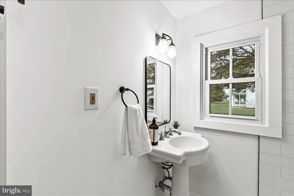 $525,000 | 92 Front Street, Warsaw, VA 22572