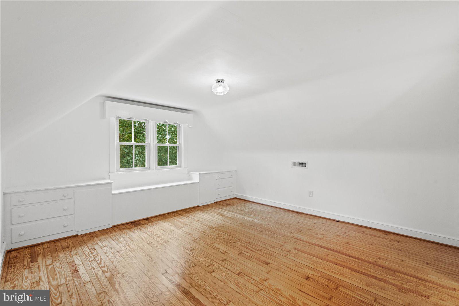 92 Front Street Warsaw, VA 22572 - Photo 51 of 85 Attached House 2- Primary Bedroom 2nd Floor
