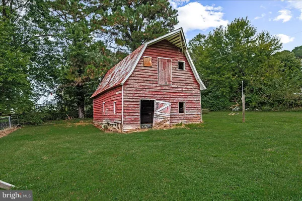 $525,000 | 92 Front Street, Warsaw, VA 22572