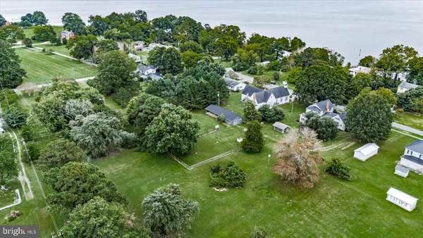 $525,000 | 92 Front Street, Warsaw, VA 22572