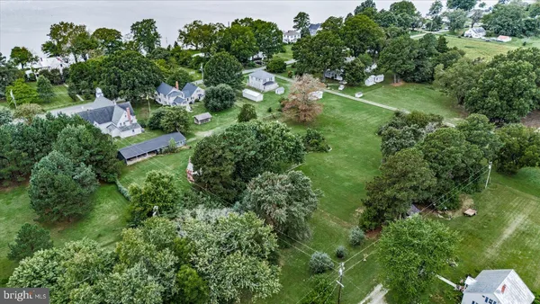 $525,000 | 92 Front Street, Warsaw, VA 22572