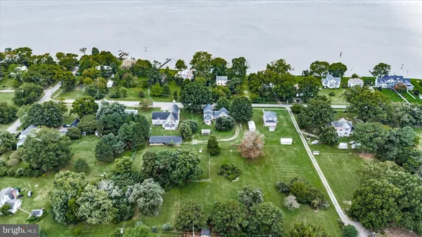 $525,000 | 92 Front Street, Warsaw, VA 22572