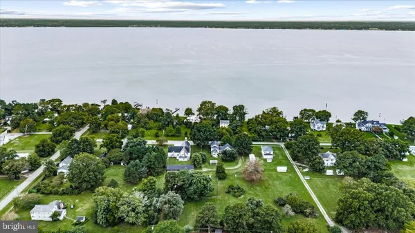 $525,000 | 92 Front Street, Warsaw, VA 22572