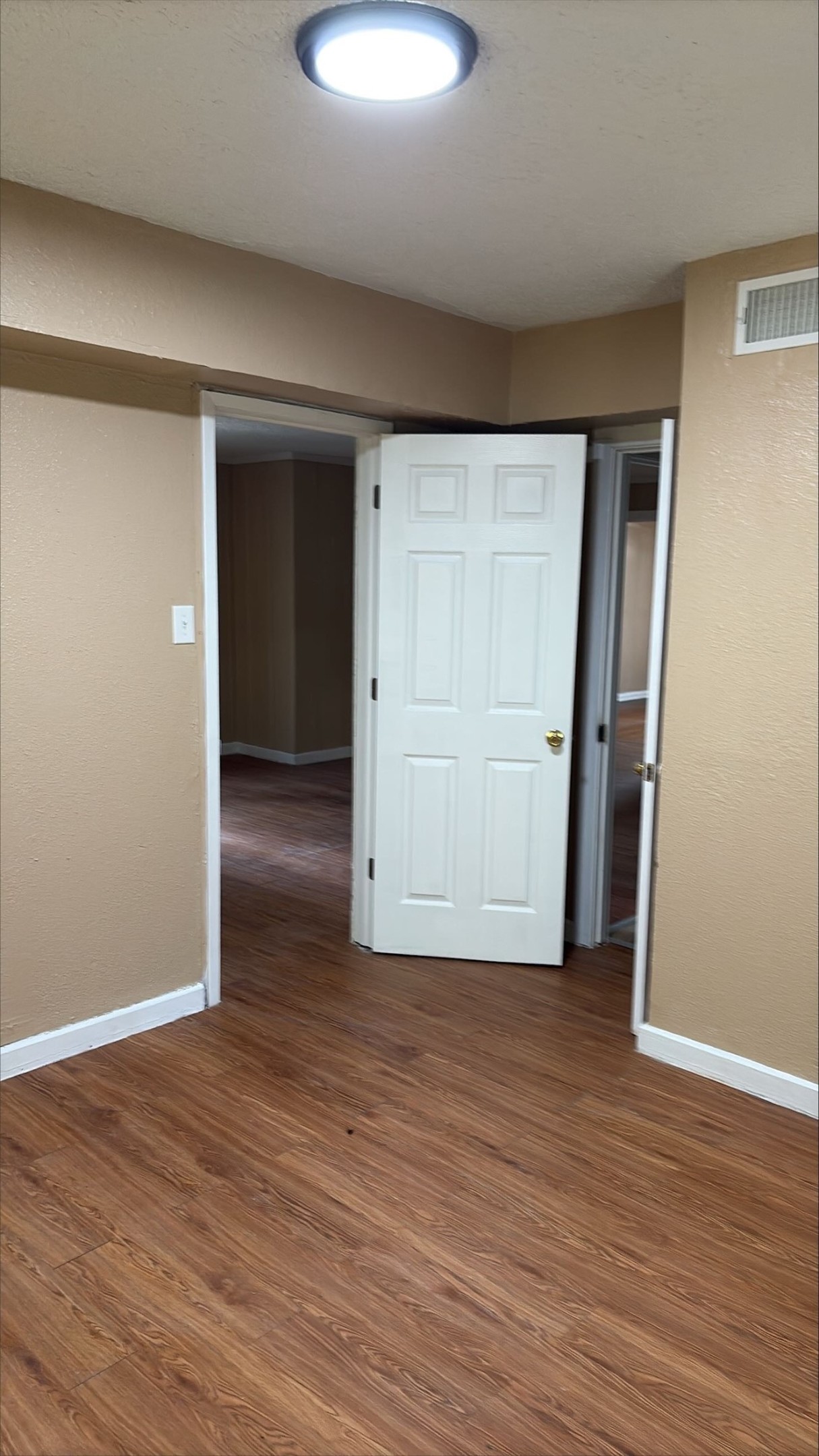 4723 Eppes Street Houston, TX 77021 - Photo 12 of 15 Bed